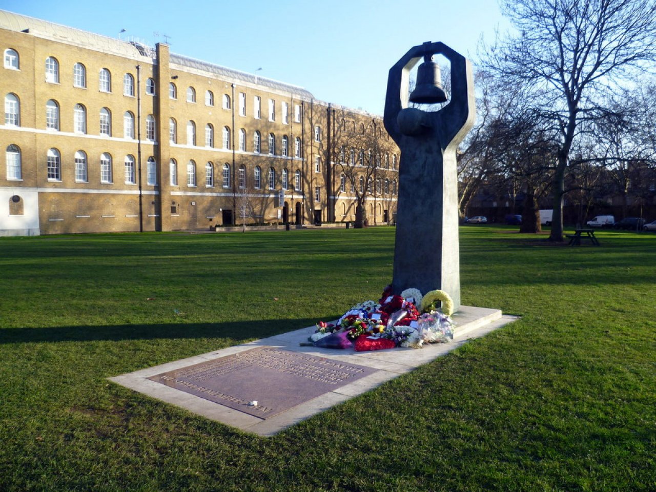 Вторая мировая памятник. Мемориал воинам в Лондоне. Памятник советским воинам в Великобритании.